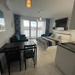 Apartamento Kasprowicza 20 Luxury - Free Pool, Saunas, Salzgrotte, Jacuzzi, Gym, Children's Playroom, Fitness